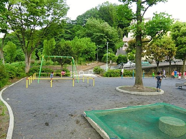 周辺環境:綱島台公園(綱島台公園まで800m お子様との日々のお散歩コースにいかがでしょうか！)