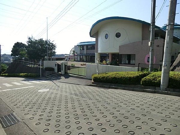 周辺環境:横浜隼人幼稚園(横浜隼人幼稚園まで850m 大きな園庭から子供たちの元気で明るい声が聞こえてきます！)