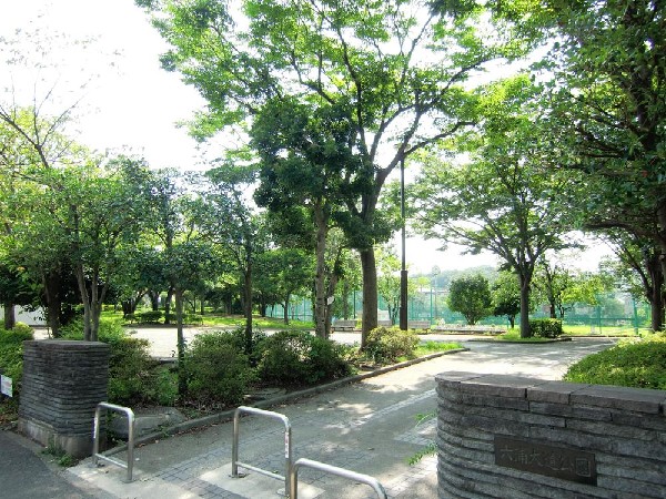 周辺環境:六浦大道公園(六浦大道公園まで400m)