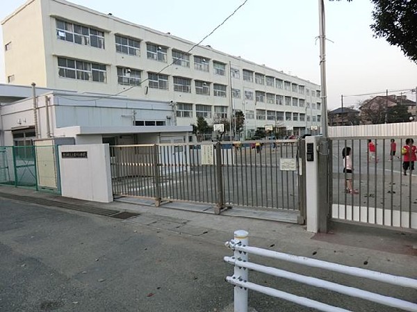 周辺環境:上星川小学校(上星川小学校まで900m 小学校近く♪お子様も通学も安心です♪)