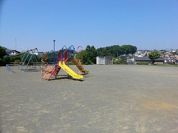 周辺環境:上菅田みはらし公園(上菅田みはらし公園まで500m 公園近くでお子様も安心して遊べます♪)