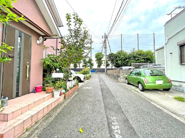 外観:☆☆風通しの良い住宅地☆☆  ゆとりのある住宅地　部屋の窓を開けるとそこには心地よい風が通りぬけます♪