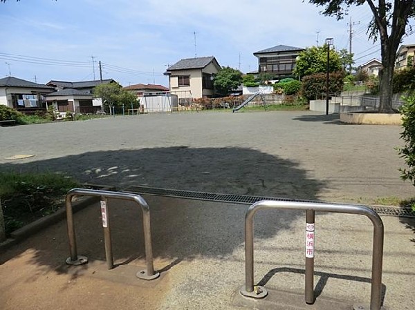 周辺環境:汲沢町公園(汲沢町公園まで550m)