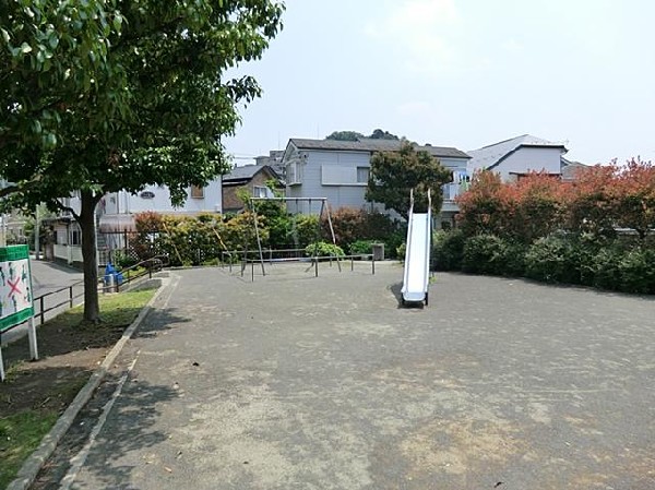 周辺環境:高田上耕地第二公園(高田上耕地第二公園まで550m)