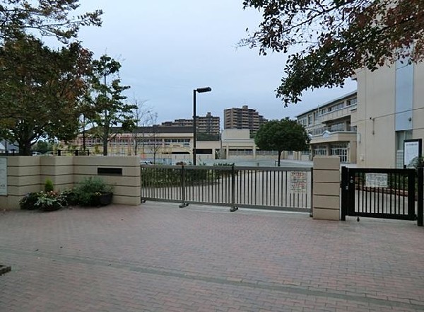 周辺環境:横浜市立茅ケ崎東小学校(横浜市立茅ケ崎東小学校まで900m)