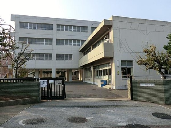 周辺環境:横浜市立領家中学校(横浜市立領家中学校まで1100m 中学校でスポーツに勉強に励みましょう♪)