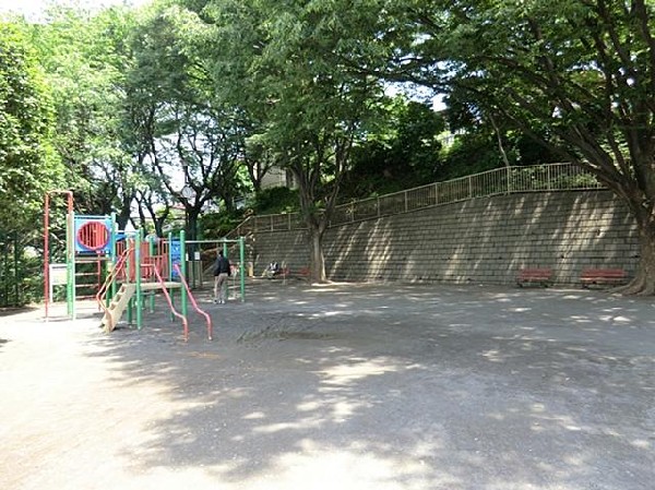 周辺環境:北軽井沢第二公園(北軽井沢第二公園まで230m 休日にはご家族で楽しめます♪)