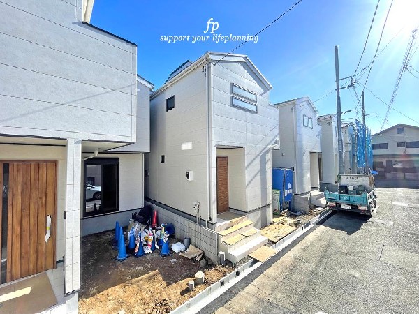 外観:☆☆風通しの良い住宅地☆☆  ゆとりのある住宅地　部屋の窓を開けるとそこには心地よい風が通りぬけます♪