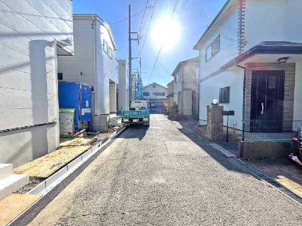 外観:☆☆風通しの良い住宅地☆☆  ゆとりのある住宅地　部屋の窓を開けるとそこには心地よい風が通りぬけます♪