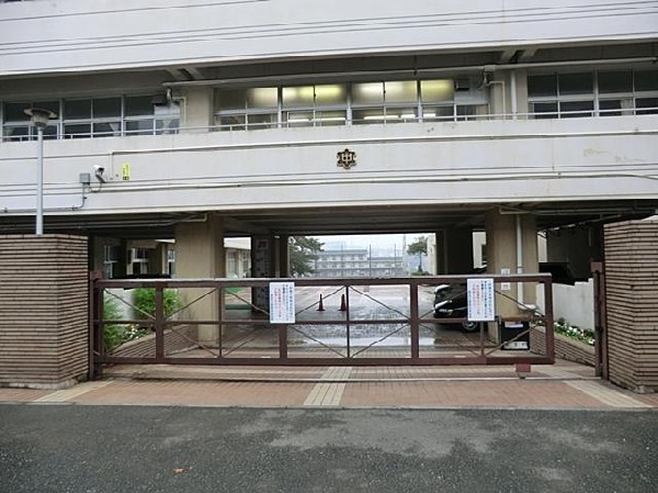 周辺環境:横浜市立浦島丘中学校(横浜市立浦島丘中学校まで950m)