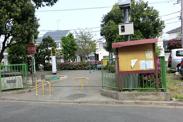 周辺環境:宮田町三丁目公園(宮田町三丁目公園まで450m)