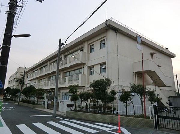 周辺環境:横浜市立宮田中学校(横浜市立宮田中学校まで180m)