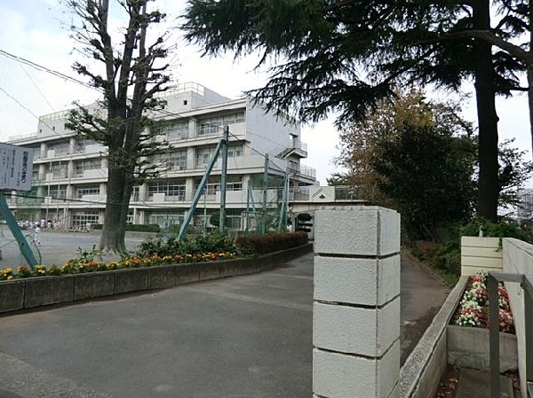 周辺環境:横浜市立石川小学校　(横浜市立石川小学校　まで330m 小学生から新たなステージに進みますので、部活動にクラスメイト、たくさんの友人との出会いがあります！)