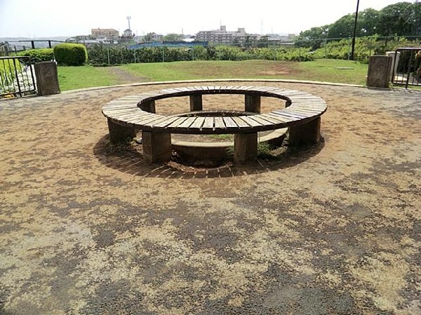 周辺環境:平戸みはらし公園　(平戸みはらし公園　まで660m お子様との日々のお散歩コースにいかがでしょうか！)