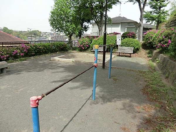 周辺環境:日吉本町第五公園(日吉本町第五公園まで300m)