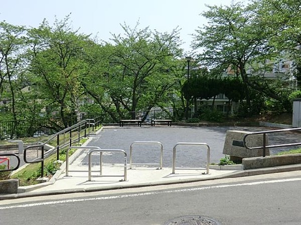 周辺環境:富岡第二公園(富岡第二公園まで350m 公園近くでお子様も安心して遊べます♪)