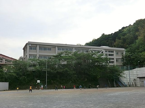 周辺環境:横須賀市立浦郷小学校(横須賀市立浦郷小学校まで400m)