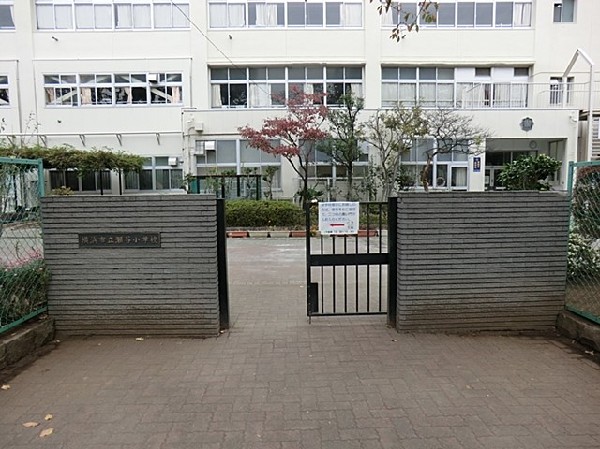 周辺環境:横浜市立瀬谷小学校