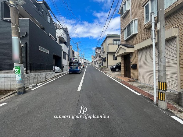 外観:「保土ケ谷」駅から徒歩１０分の立地。忙しい朝や遅い帰宅時に嬉しい。コンビニや病院も近く便利です。