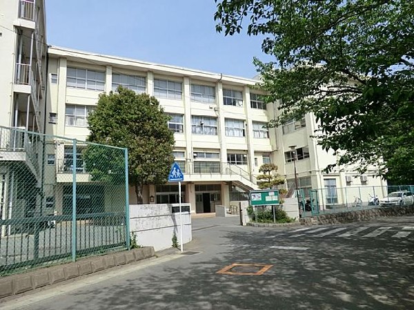 周辺環境:鎌倉市立玉縄中学校(鎌倉市立玉縄中学校まで2000m 中学校でスポーツに勉強に励みましょう♪)