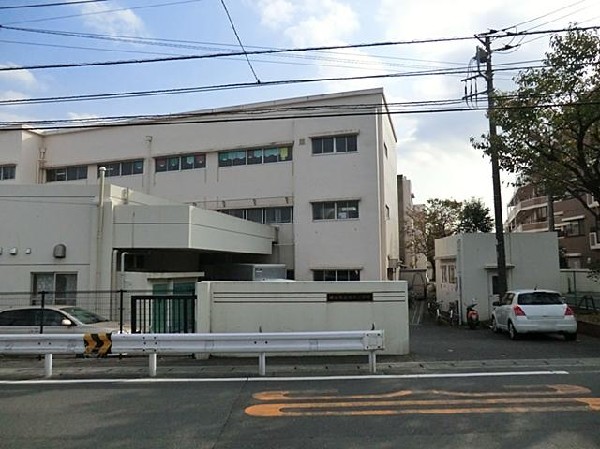 周辺環境:境木小学校(境木小学校まで870m 小学生から新たなステージに進みますので、部活動にクラスメイト、たくさんの友人との出会いがあります！)