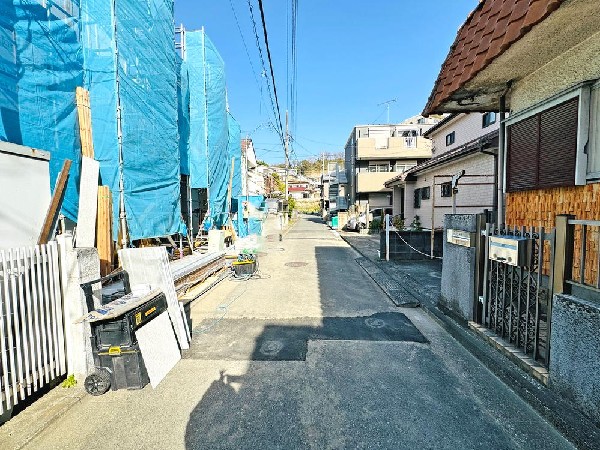 外観:☆☆風通しの良い住宅地☆☆  ゆとりのある住宅地　部屋の窓を開けるとそこには心地よい風が通りぬけます♪