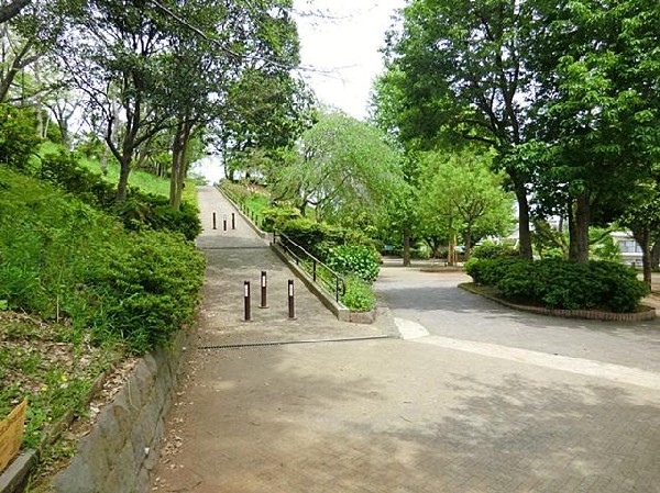 周辺環境:秋葉台公園(秋葉台公園まで500m)