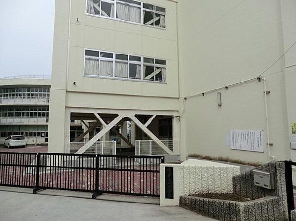 周辺環境:横浜市立蒔田小学校(横浜市立蒔田小学校まで800m)