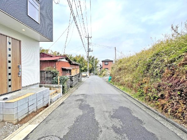 外観:☆☆風通しの良い住宅地☆☆  ゆとりのある住宅地　部屋の窓を開けるとそこには心地よい風が通りぬけます♪