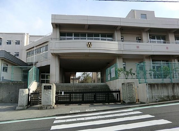 周辺環境:横浜市立さちが丘小学校(横浜市立さちが丘小学校まで230m)