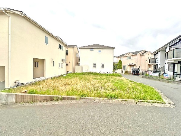 外観:☆☆風通しの良い住宅地☆☆  ゆとりのある住宅地　部屋の窓を開けるとそこには心地よい風が通りぬけます♪