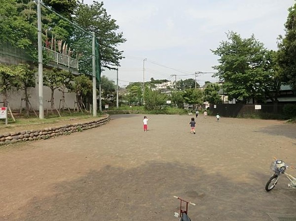 周辺環境:馬場赤門公園(馬場赤門公園まで600m 公園近くでお子様も安心して遊べます♪)