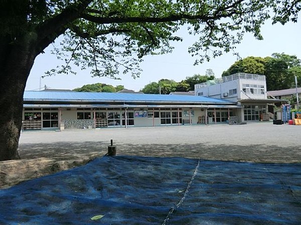 周辺環境:やまゆり幼稚園(やまゆり幼稚園まで850m)