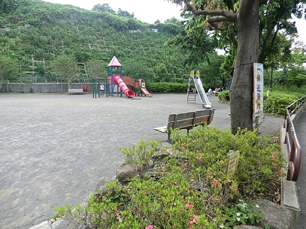 周辺環境:吉田町第二公園(吉田町第二公園まで300m)