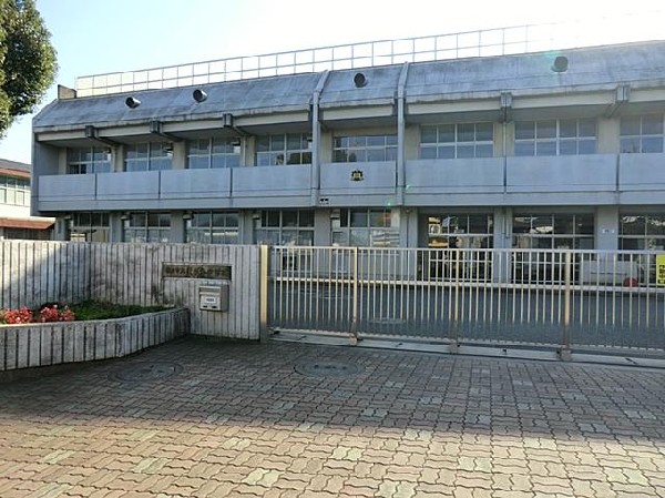 周辺環境:横浜市立緑が丘中学校(横浜市立緑が丘中学校まで2200m)