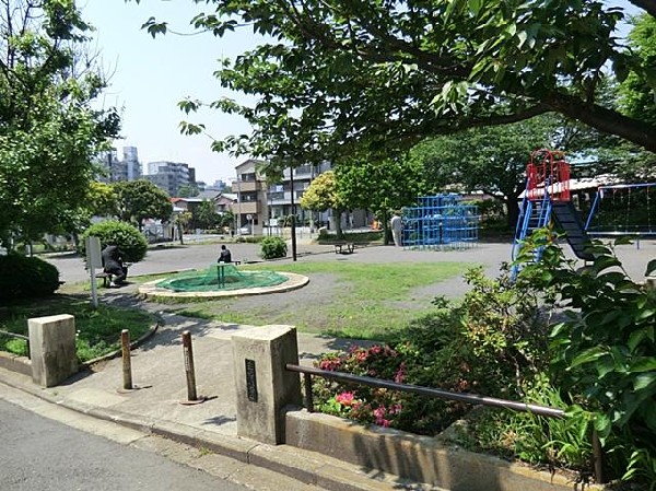 周辺環境:白楽公園(白楽公園まで400m)