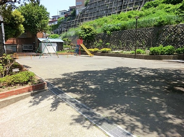 周辺環境:山ノ下公園(山ノ下公園まで180m)