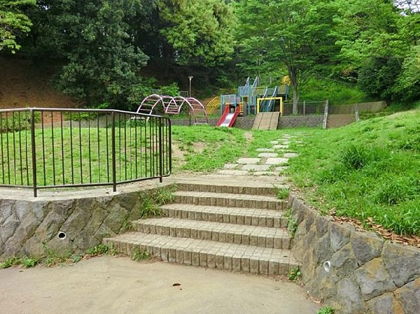 周辺環境:弘明寺公園(弘明寺公園まで600m)