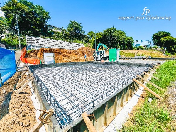 外観:洗練された最先端のデザインが居住者の満足度を最大限に高めてくれます。住むだけで幸福感が高まるマイホームは理想的。