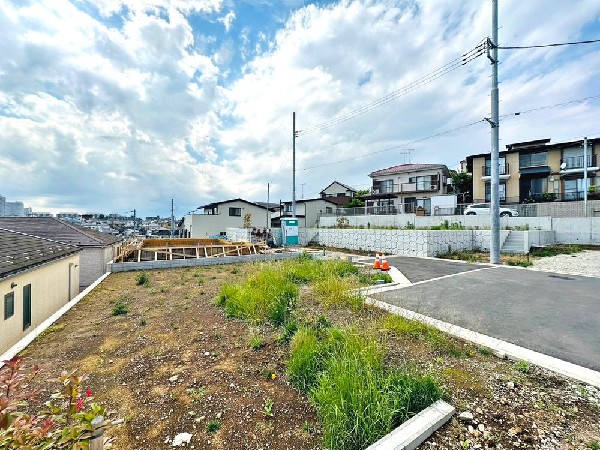 外観:☆☆風通しの良い住宅地☆☆  ゆとりのある住宅地　部屋の窓を開けるとそこには心地よい風が通りぬけます♪