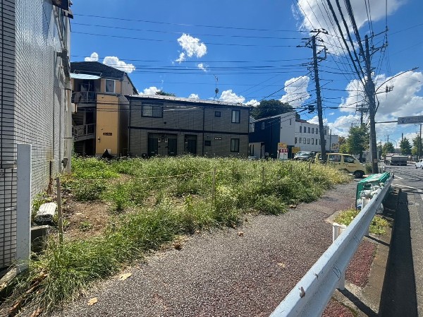 外観:建築条件はありませんのでお好きなメーカーで建築できます。3階建ての家を建てられるのでご家族にもお勧め。