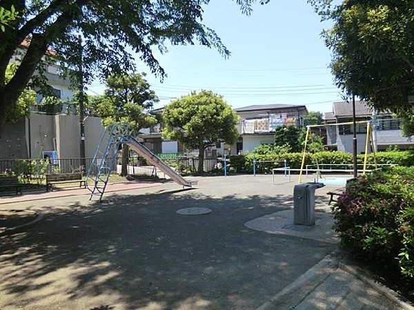 周辺環境:笹下菱田公園(笹下菱田公園まで750m 公園近くでお子様も安心して遊べます♪)