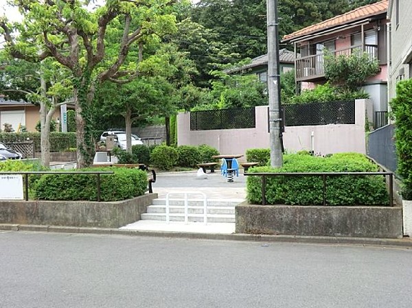 周辺環境:東野第四公園(東野第四公園まで500m)