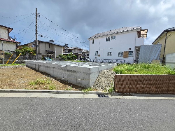 外観:第一種低層住居専用地域の良好な住環境が保たれたエリア。