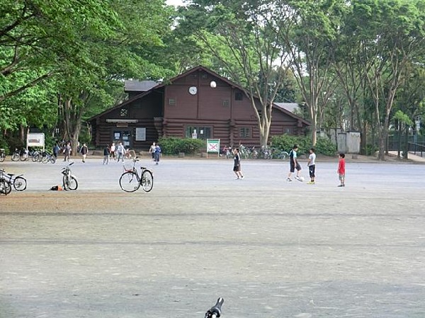 周辺環境:瀬谷中央公園(瀬谷中央公園まで800m)