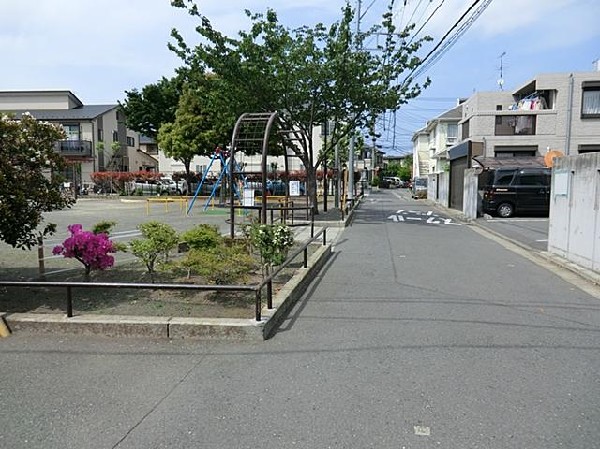 周辺環境:寺前さざなみ公園(寺前さざなみ公園まで220m)