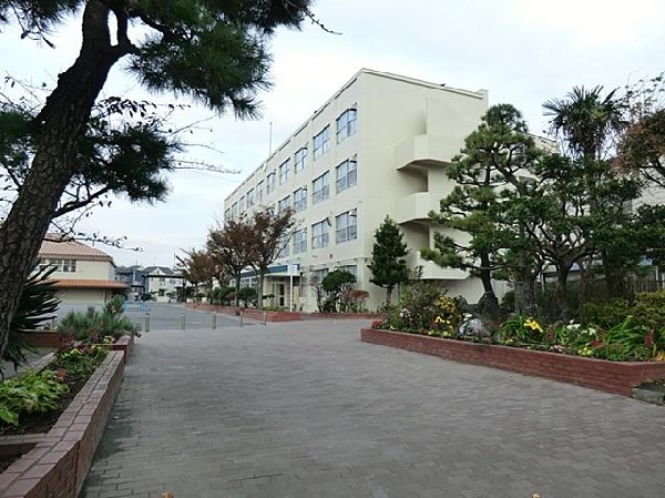 周辺環境:横浜市立文庫小学校(横浜市立文庫小学校まで550m)