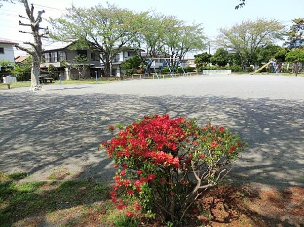 周辺環境:上倉田第二公園(上倉田第二公園まで450m)