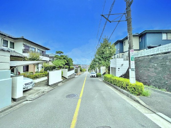 外観:☆☆風通しの良い住宅地☆☆  ゆとりのある住宅地　部屋の窓を開けるとそこには心地よい風が通りぬけます♪