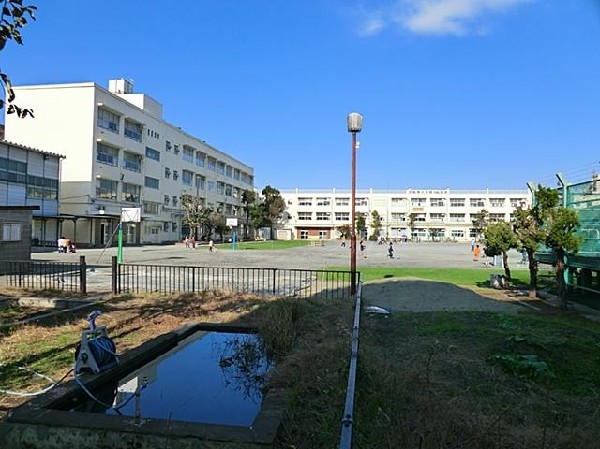 周辺環境:横浜市立桜岡小学校(横浜市立桜岡小学校まで700m 小学校近く♪お子様も通学も安心です♪)